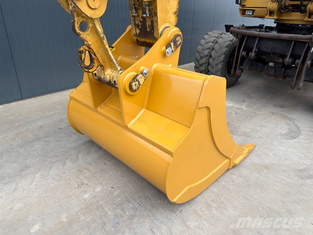 CAT M322C Wheeled excavators