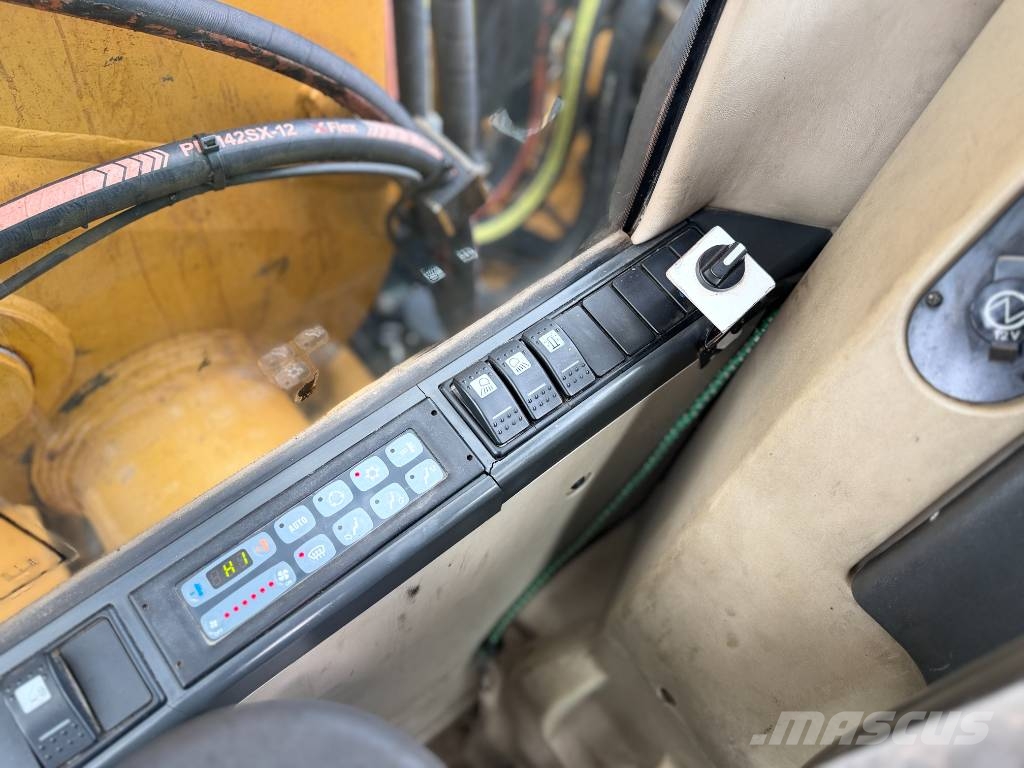CAT M322C Wheeled excavators