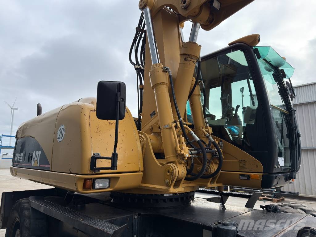 CAT M322C Wheeled excavators