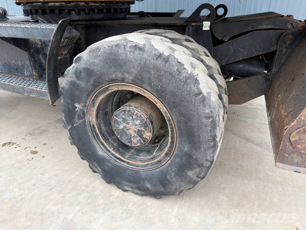 CAT M322C Wheeled excavators