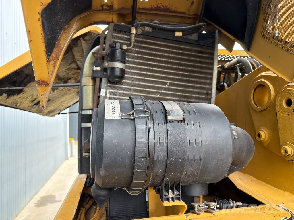 CAT M322C Wheeled excavators
