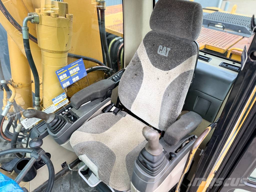 CAT M322C Wheeled excavators