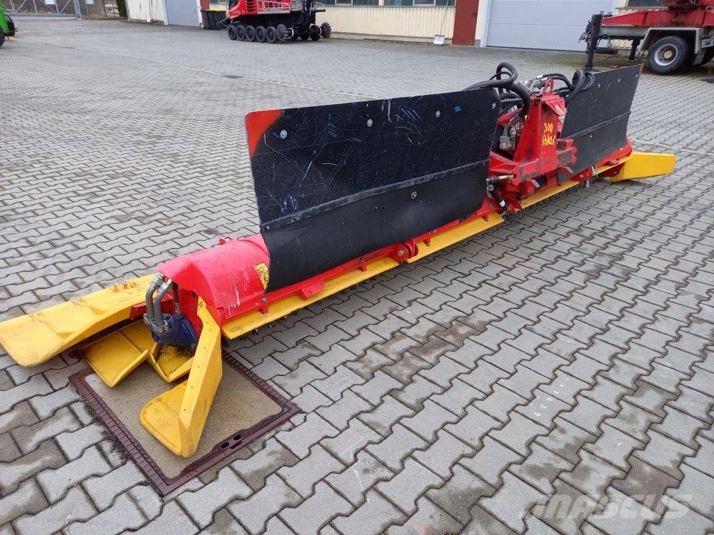  Pistenbully, Kässbohrer PB 300 Polar, Prinoth كاسحات جليد