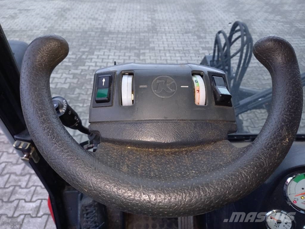  Pistenbully, Kässbohrer PB 300 Polar, Prinoth كاسحات جليد