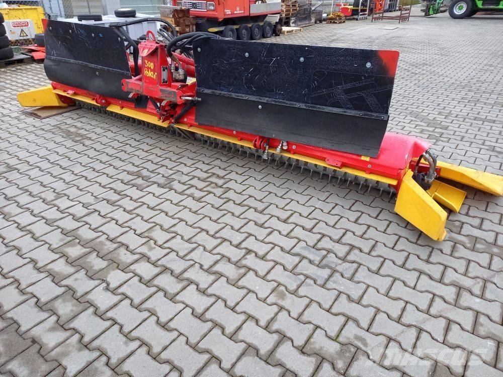  Pistenbully, Kässbohrer PB 300 Polar, Prinoth كاسحات جليد