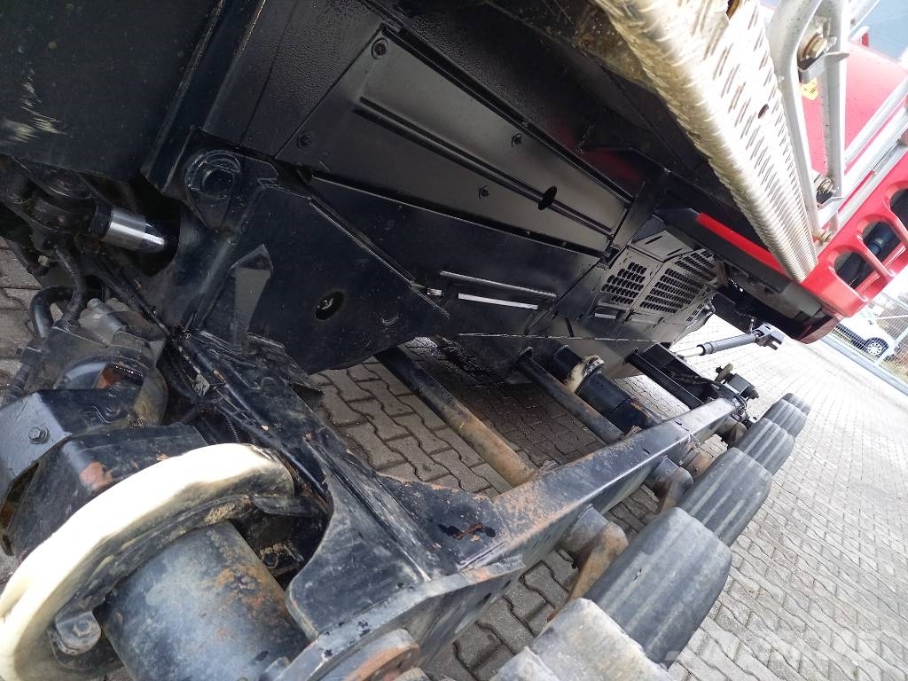  Pistenbully, Kässbohrer PB 300 Polar, Prinoth كاسحات جليد