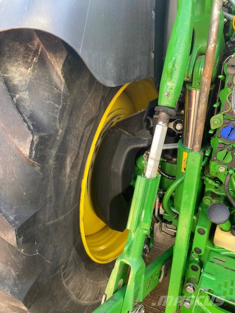 John Deere 6155 R Traktori