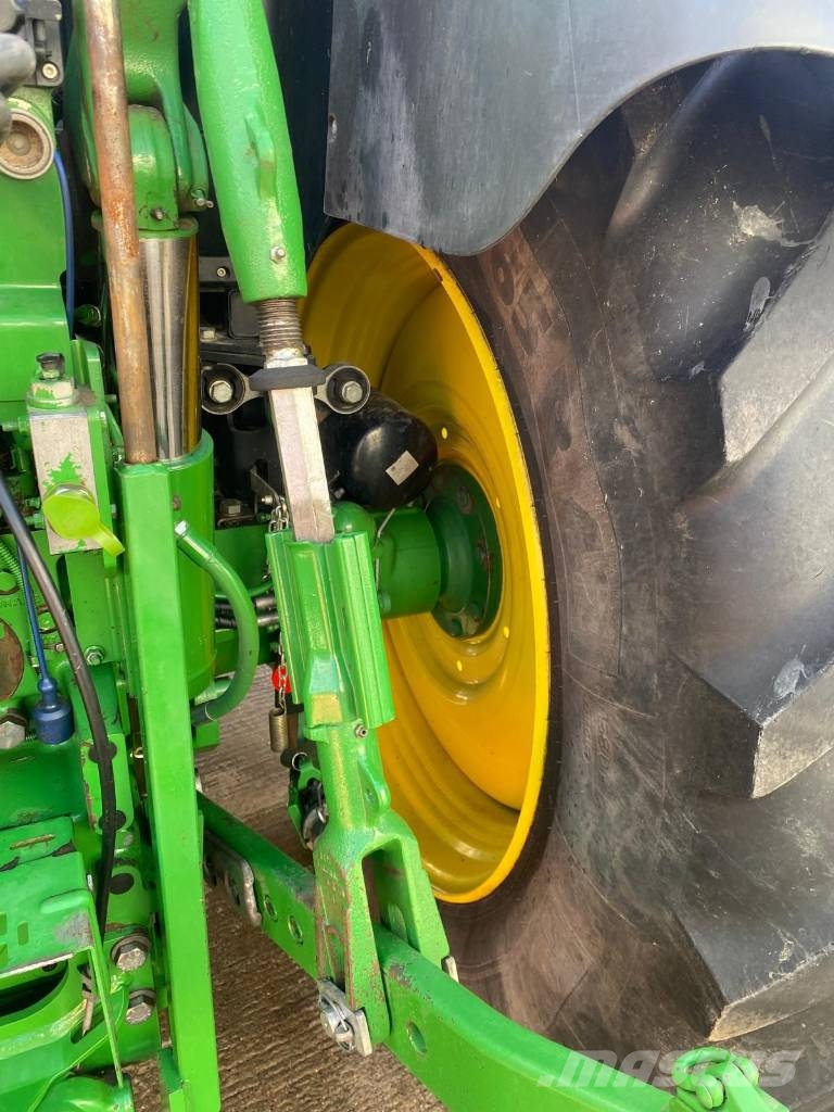 John Deere 6155 R Traktori