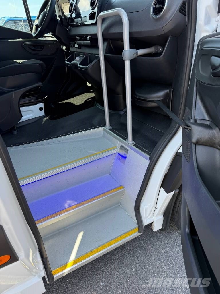 Mercedes-Benz Buss 19 pass Lift skolbuss Outro