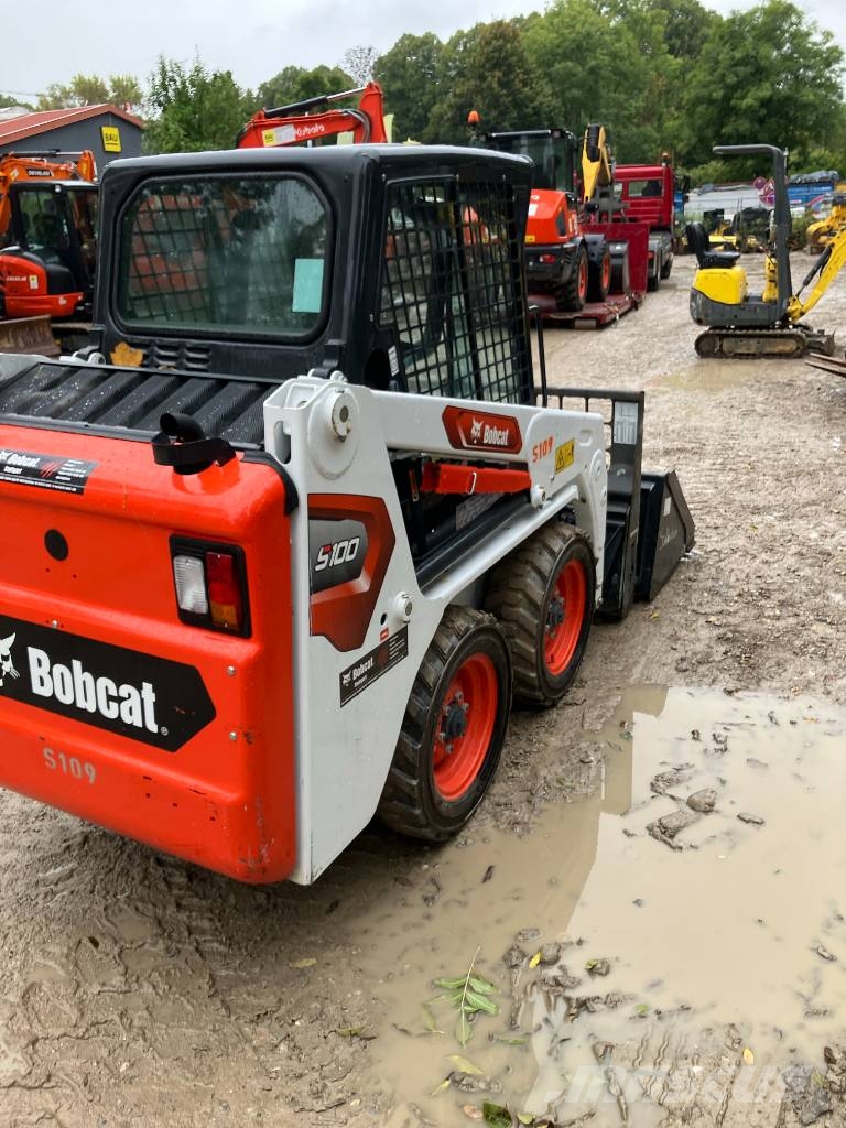 Bobcat Kompaktlader S 100 Krautuvai su šoniniu pasukimu