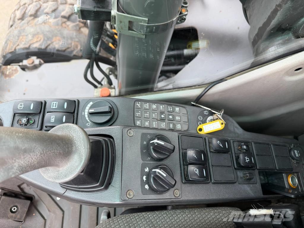 Volvo EW160C EW160C 旋轉式挖土機/掘鑿機/挖掘機