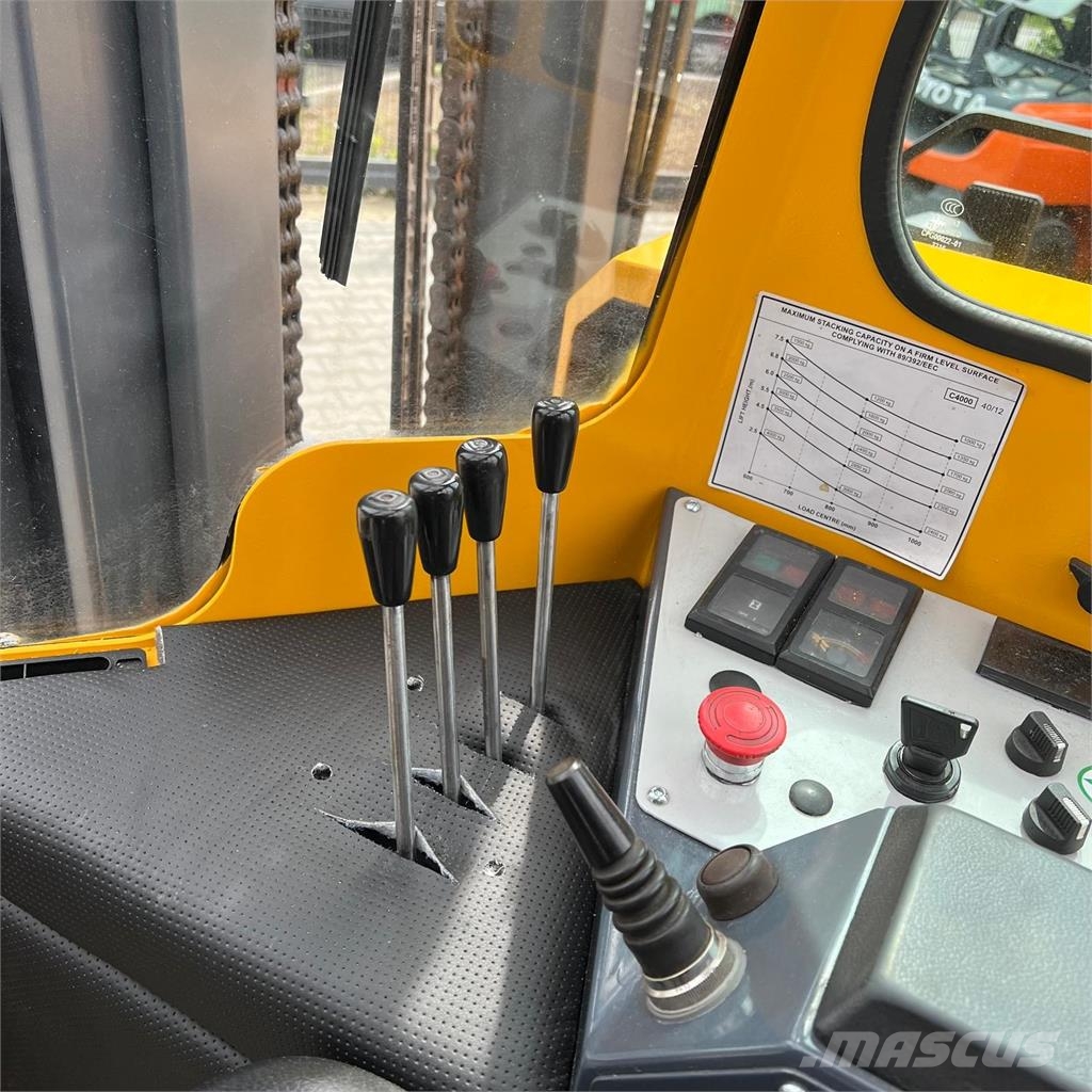 Combilift [DISCOUNT-SALE] C4000 *Very Good condition* 4-way reach truck