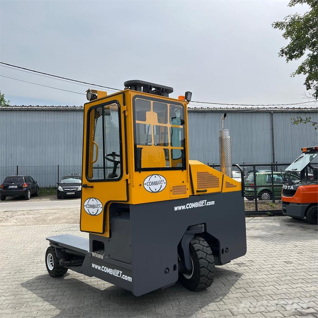 Combilift [DISCOUNT-SALE] C4000 *Very Good condition* 4-way reach truck