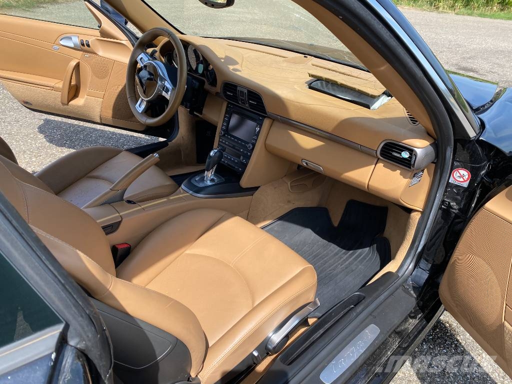 Porsche 911/977 TARGA 4 3.6i-PDK 345Cvs endommagée Osobní vozy