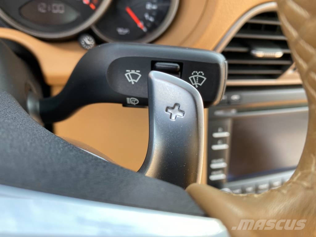 Porsche 911/977 TARGA 4 3.6i-PDK 345Cvs endommagée Osobní vozy