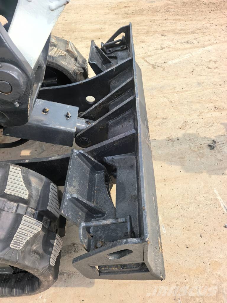 Bobcat E 20 小型挖掘机