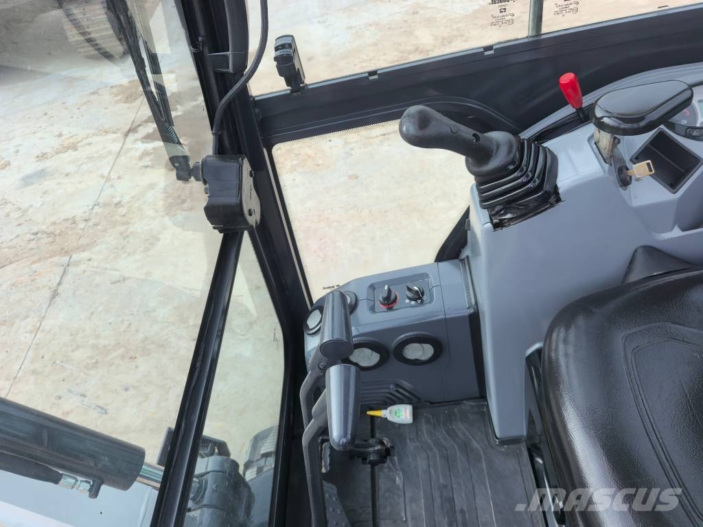 Bobcat E 20 小型挖掘机