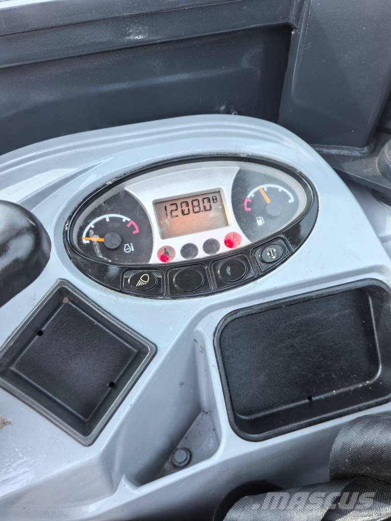 Bobcat E 20 小型挖掘机
