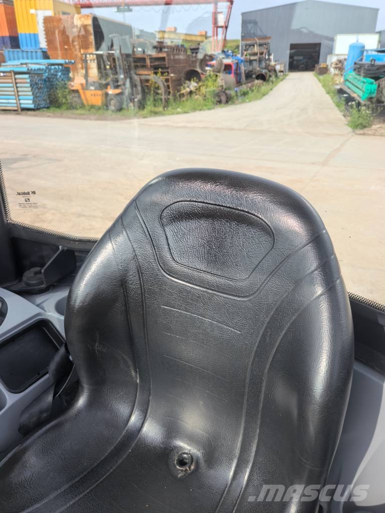 Bobcat E 20 小型挖掘机