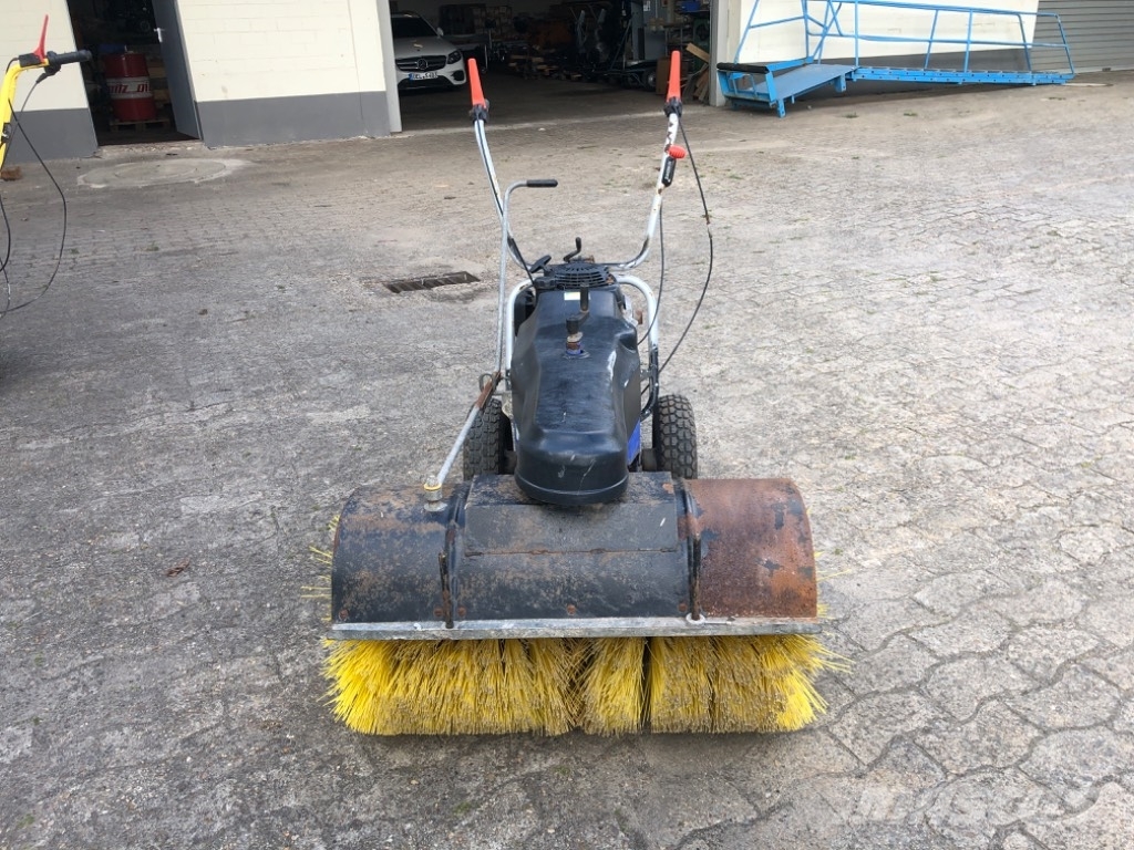 Iseki HK 80 PRO Zamiatarki - Zgarniarki - Odśnieżarki