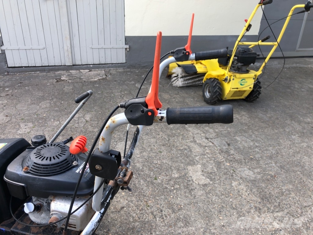 Iseki HK 80 PRO Zamiatarki - Zgarniarki - Odśnieżarki
