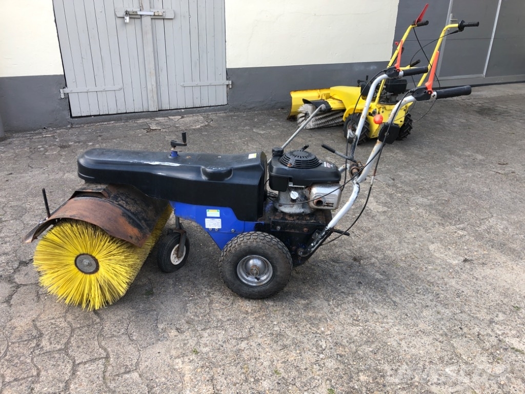 Iseki HK 80 PRO Zamiatarki - Zgarniarki - Odśnieżarki