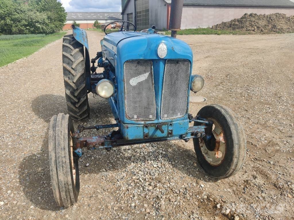 Ford 5000 Y Select O Speed og Major benzin Traktoriai