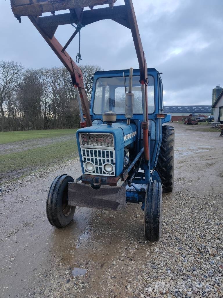 Ford 5000 Y Select O Speed og Major benzin Traktoriai