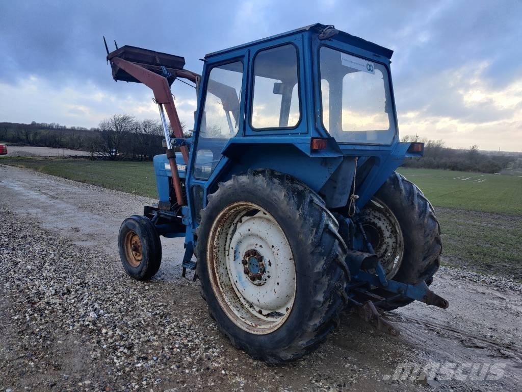 Ford 5000 Y Select O Speed og Major benzin Traktoriai