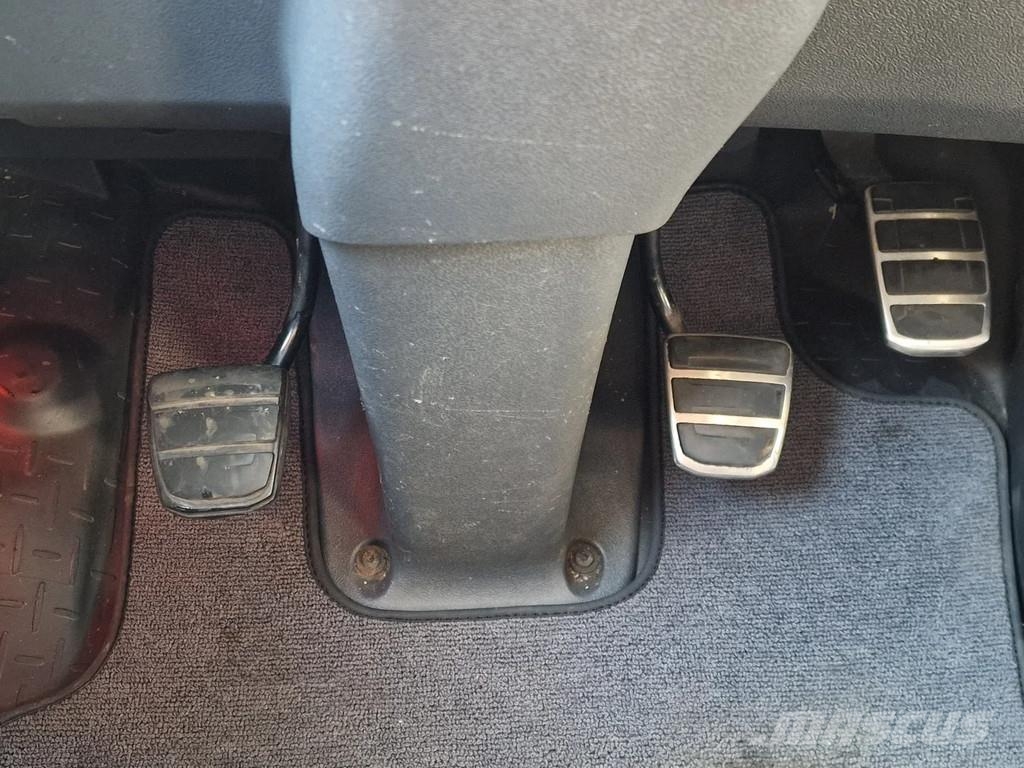 Scania R520 V8 - 6x2 - full air - retarder - steering axl Kamioni za podizanje kablova