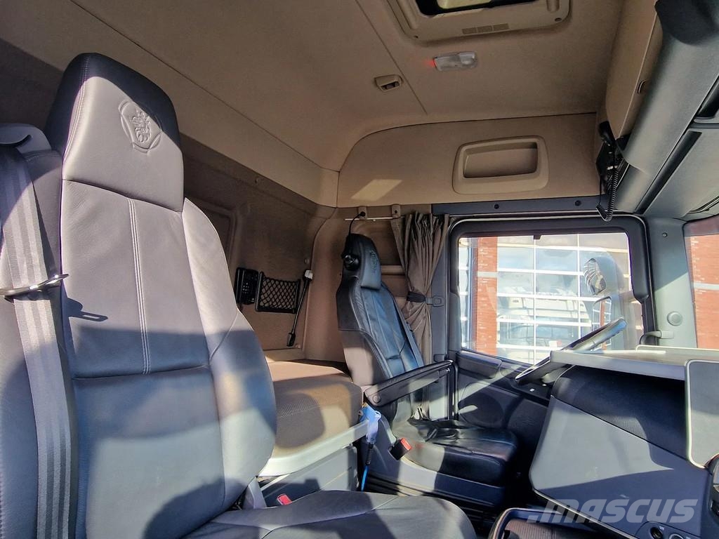 Scania R520 V8 - 6x2 - full air - retarder - steering axl Kamioni za podizanje kablova