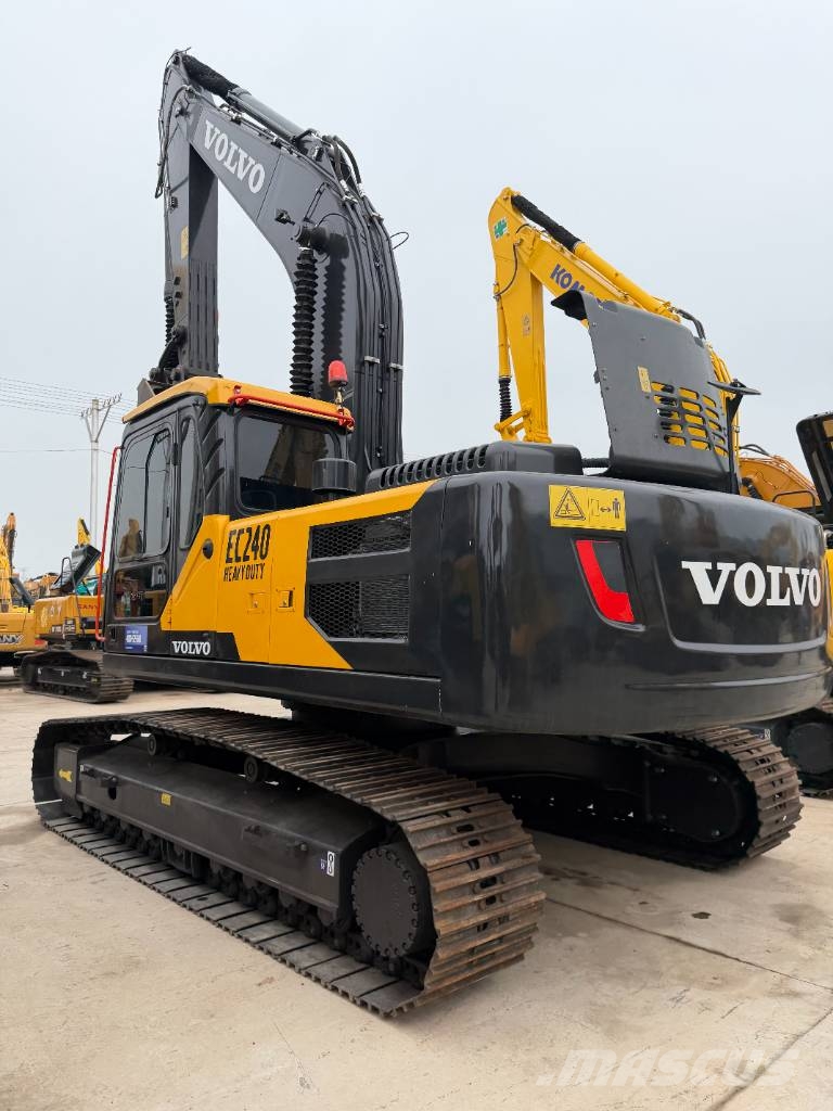 Volvo EC240D   Source factory Raupenbagger