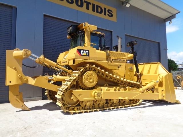 CAT D 9 T Buldožeri gusjeničari