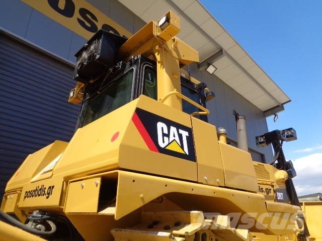 CAT D 9 T Buldožeri gusjeničari