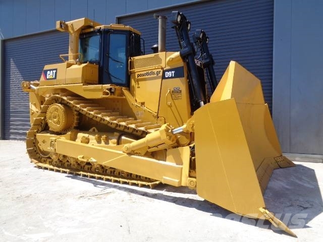CAT D 9 T Buldožeri gusjeničari