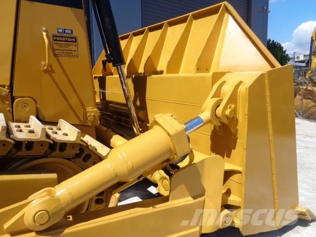 CAT D 9 T Buldožeri gusjeničari