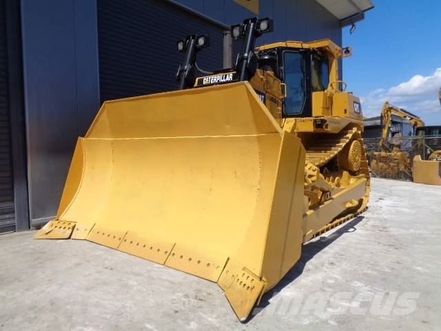 CAT D 9 T Buldožeri gusjeničari