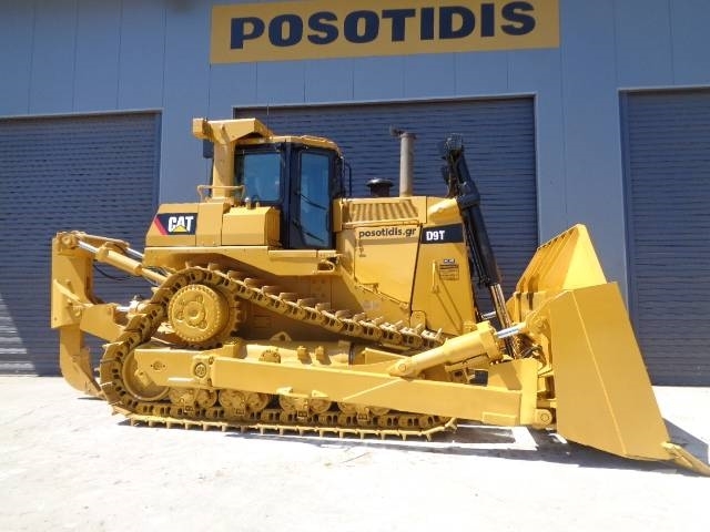 CAT D 9 T Buldožeri gusjeničari