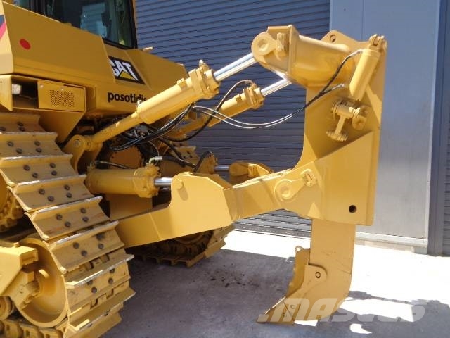CAT D 9 T Buldožeri gusjeničari