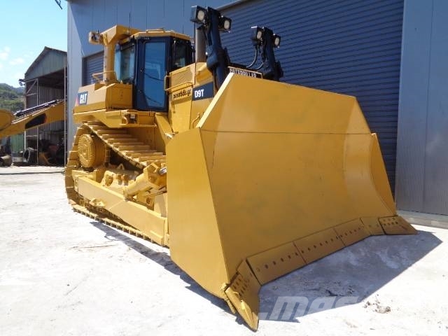 CAT D 9 T Buldožeri gusjeničari
