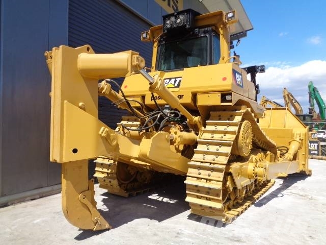 CAT D 9 T Buldožeri gusjeničari