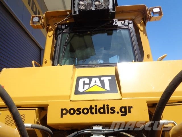 CAT D 9 T Buldožeri gusjeničari