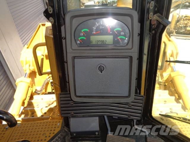 CAT D 9 T Buldožeri gusjeničari