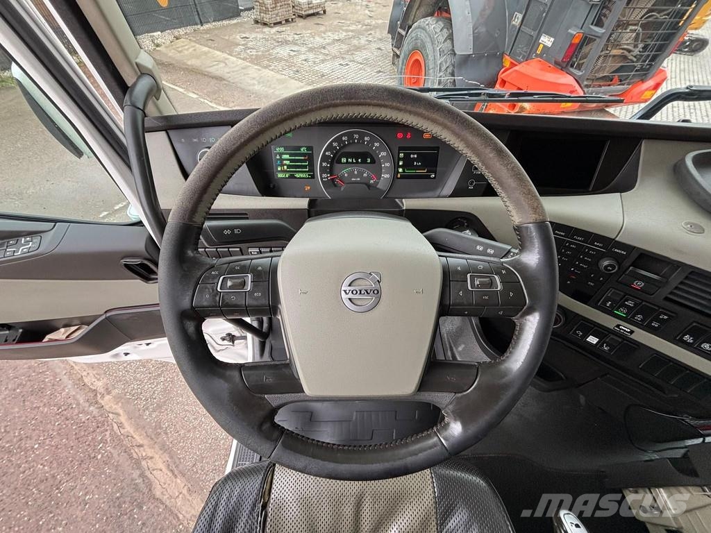 Volvo FH 500 6x2*4 ADR / PTO / RETARDER / 9 TON FRONT AX Wechselfahrgestell