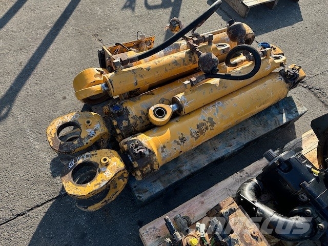 Liebherr L 564 2Plus2 SIŁOWNIKI KOMPLET Hidráulicos