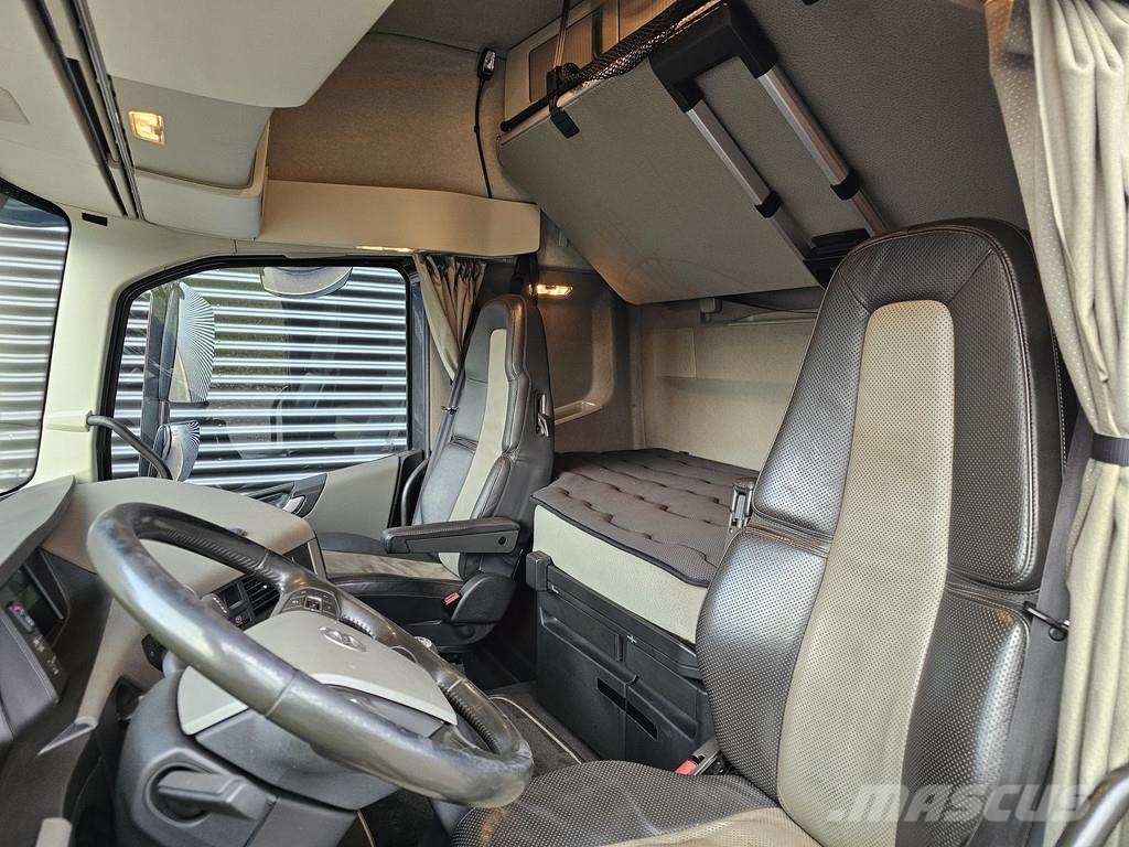 Volvo FH 540 / 8x4*4 / HIAB 548E-9 CRANE/KRAN / WINCH Camiones grúa