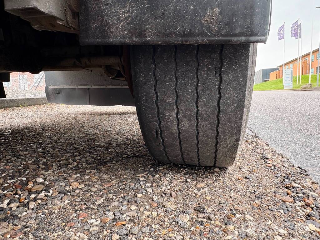 AMT 2 akslet city-gardintrailer med lift Perdeli yari çekiciler