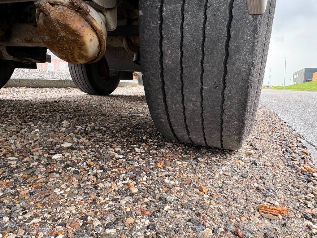 AMT 2 akslet city-gardintrailer med lift Perdeli yari çekiciler