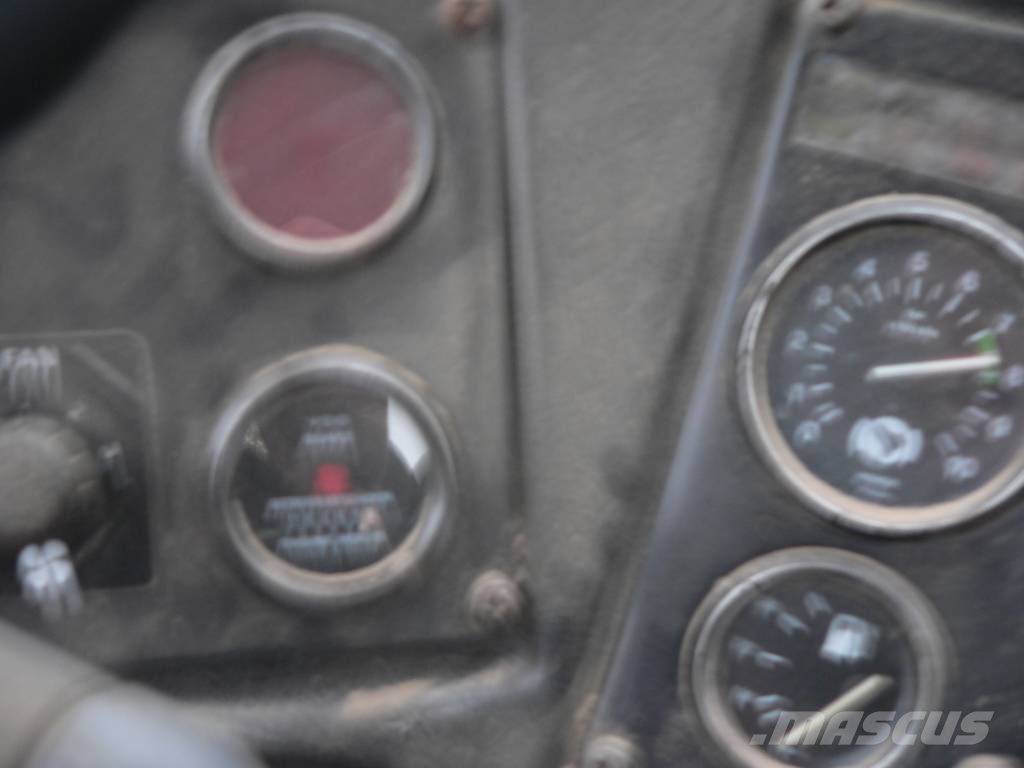 Volvo BM A 25 Zglobni demperji