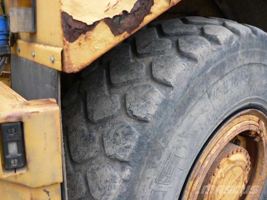 Volvo BM A 25 Zglobni demperji